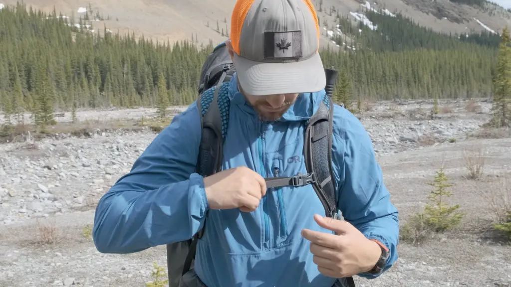 The sternum strap slides up and does not stay in place.